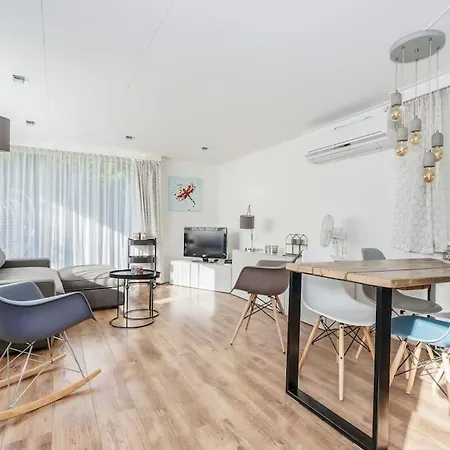 Moderne, Gezellige In Rustige Omgeving